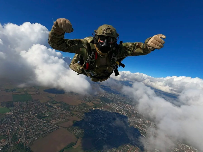 RAYTHEON TECHNOLOGIES INTRODUCES OXYJUMP™ NG SYSTEM FOR MILITARY PARACHUTISTS